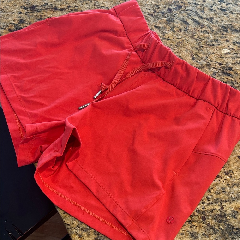 Lululemon shorts size 6